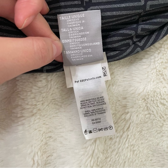 { Columbia Hat } Knit Winter Hat With Insulation - Picture 5 of 6